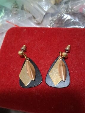 Source Unknown Black and Gold Layered Teardrop Earrings